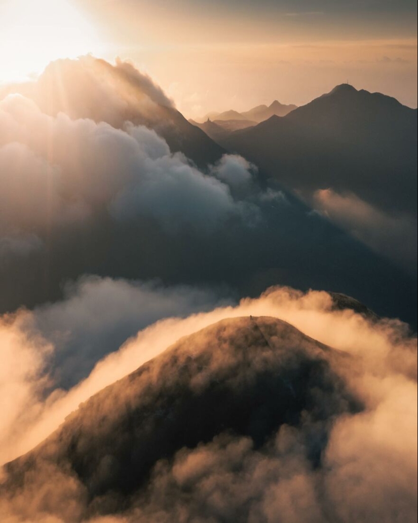 El piloto británico combina su amor por volar y la fotografía para capturar lugares hermosos del mundo