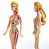 El rico mundo interior de tus juguetes.