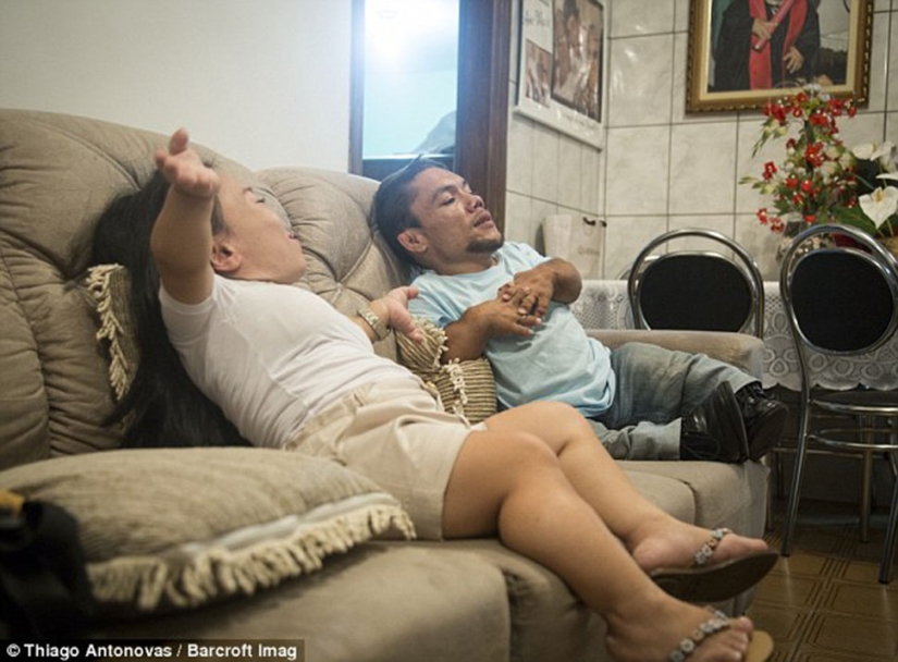 El tamaño no importa: cómo la pareja más baja del mundo logra llevar una vida normal El tamaño no importa: cómo la pareja más baja del mundo logra llevar una vida normal