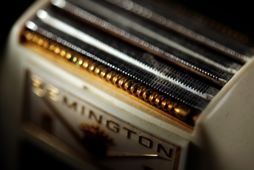 El trabajo de un peluquero y sus herramientas de trabajo. El trabajo de un peluquero y sus herramientas de trabajo.