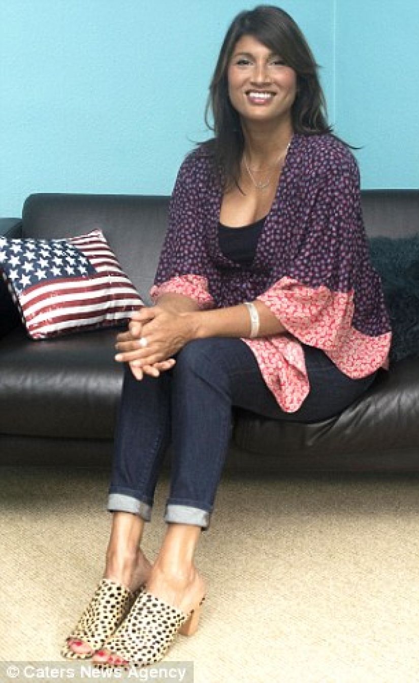 Ella tiene 54 años, pero todos toman a su hijo por novio Ella tiene 54 años, pero todos toman a su hijo por novio