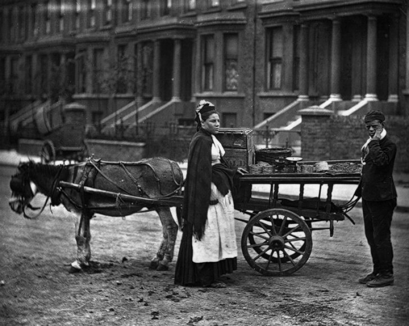 Endless poverty on the streets of London in 1873-1877