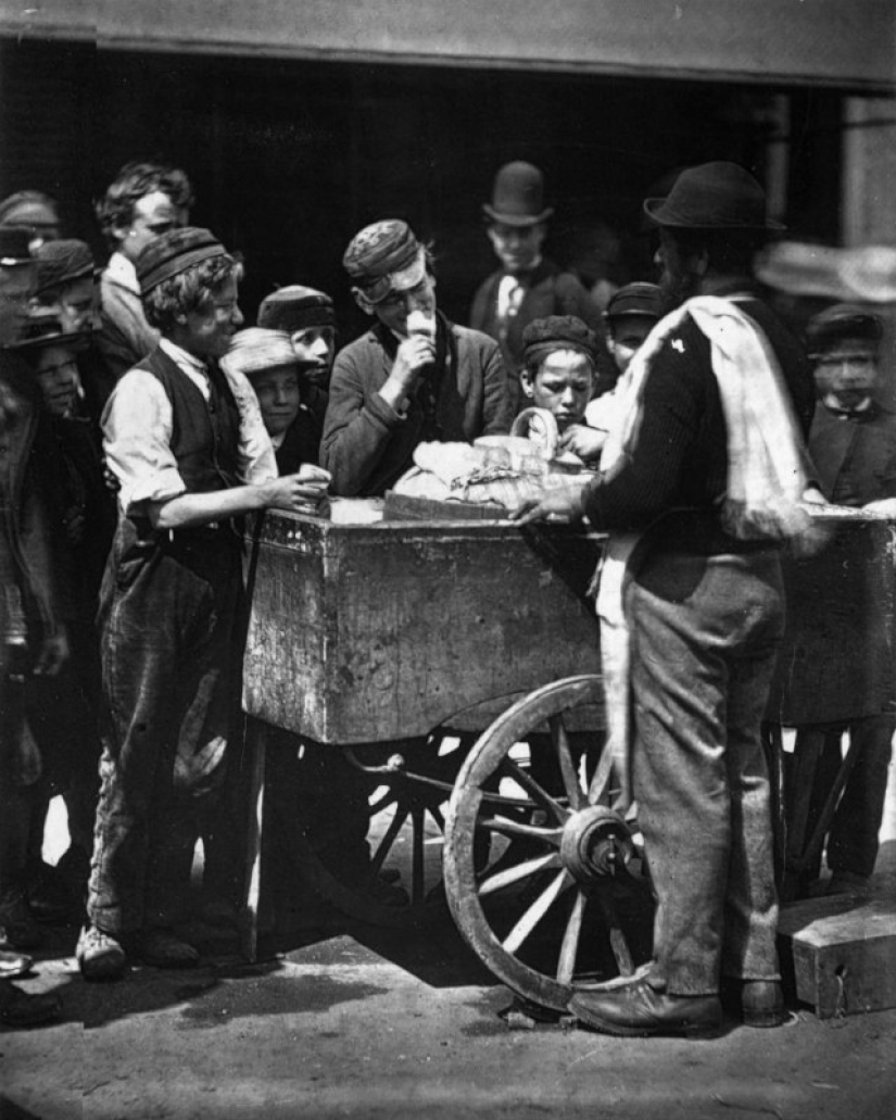 Endless poverty on the streets of London in 1873-1877