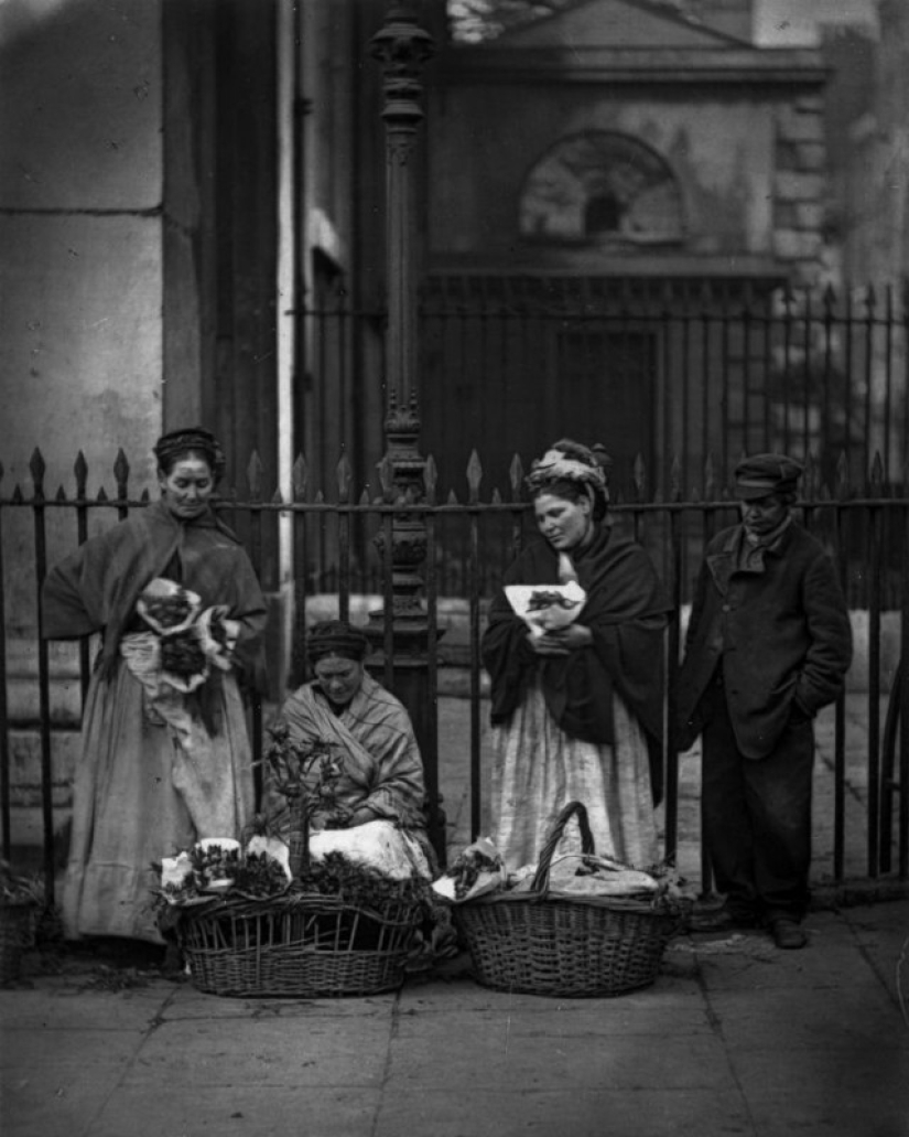 Endless poverty on the streets of London in 1873-1877