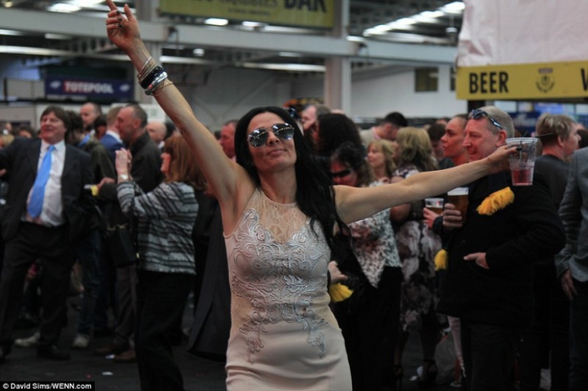 English ladies at the races are such ladies English ladies at the races are such ladies