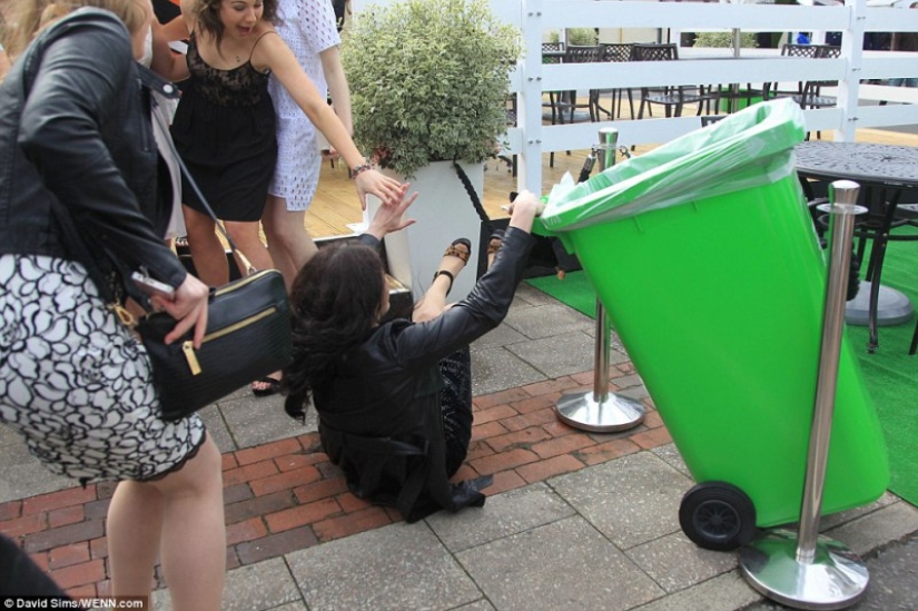 English ladies at the races are such ladies English ladies at the races are such ladies