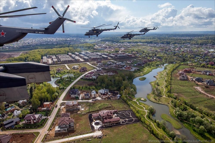 Ensayo general para el Desfile de la Victoria y Moscú desde un helicóptero Ensayo general para el Desfile de la Victoria y Moscú desde un helicóptero