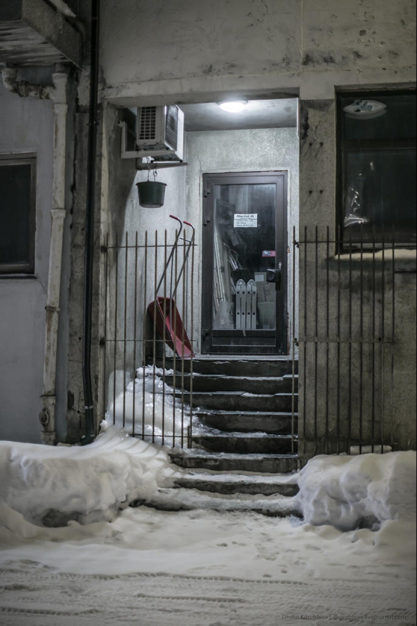 Entertaining geography - doors in different parts of Europe Entertaining geography - doors in different parts of Europe