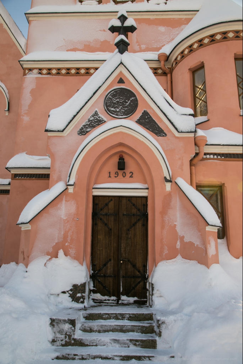 Entertaining geography - doors in different parts of Europe Entertaining geography - doors in different parts of Europe