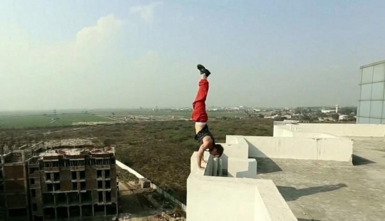 Equilibrio en el borde... en los brazos