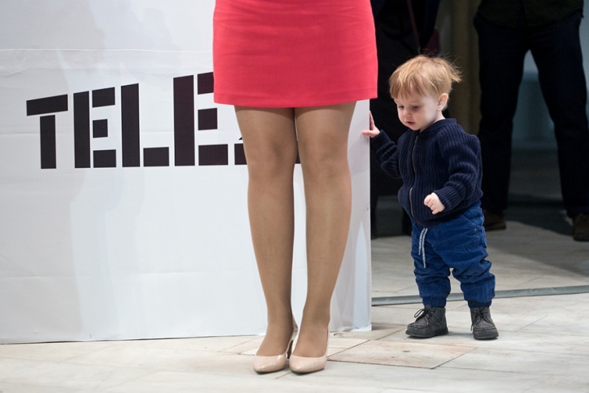 Eres libre: artistas callejeros contra la imposición de productos y servicios a las personas Eres libre: artistas callejeros contra la imposición de productos y servicios a las personas