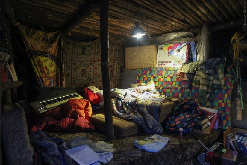 Ermitaño Yuri. Tipi en la carretera de Yaroslavl