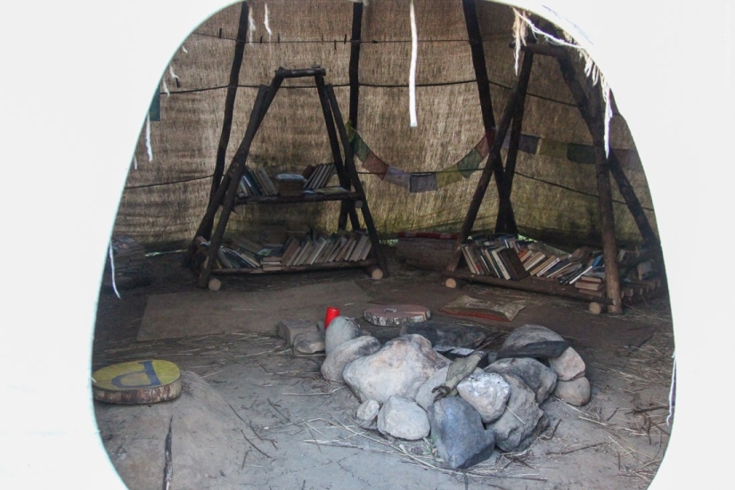 Ermitaño Yuri. Tipi en la carretera de Yaroslavl