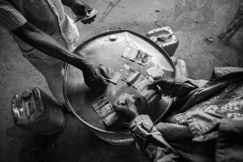 Es solo una bomba, o cómo funciona la mafia petrolera de Benin Es solo una bomba, o cómo funciona la mafia petrolera de Benin