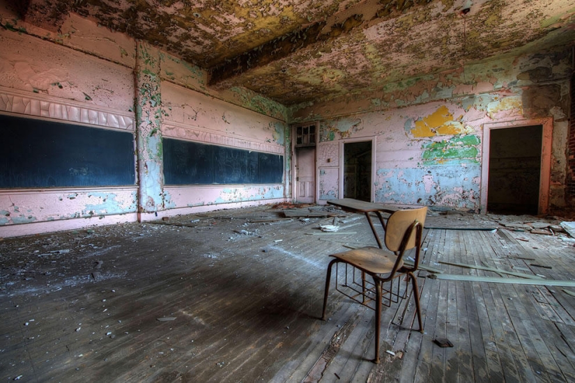 Escuelas y universidades abandonadas en todo el mundo