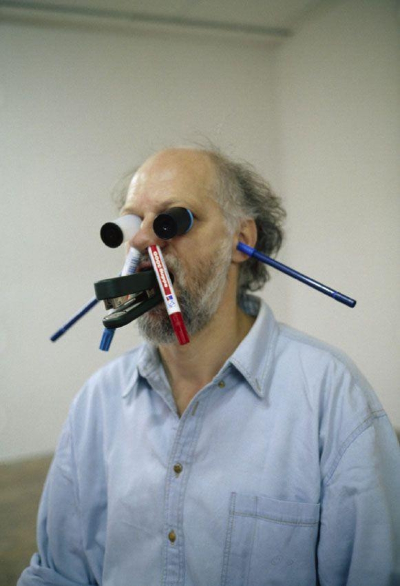 Esculturas de salchichas de Erwin Wurm, autos obesos y otras rarezas Esculturas de salchichas de Erwin Wurm, autos obesos y otras rarezas