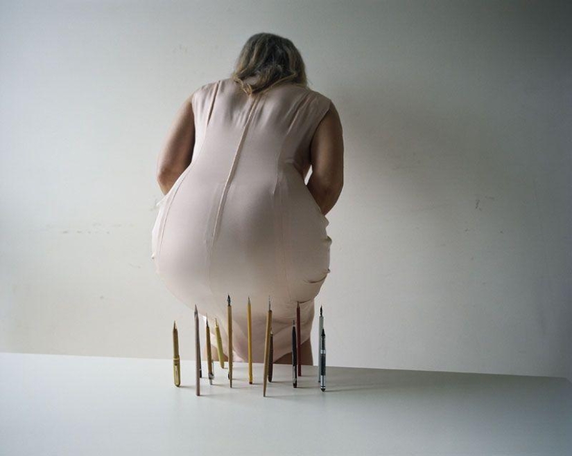 Esculturas de salchichas de Erwin Wurm, autos obesos y otras rarezas Esculturas de salchichas de Erwin Wurm, autos obesos y otras rarezas