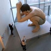 Esculturas hiperrealistas de Ron Mueck