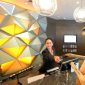 Espeluznante: hotel espantapájaros en Sydney