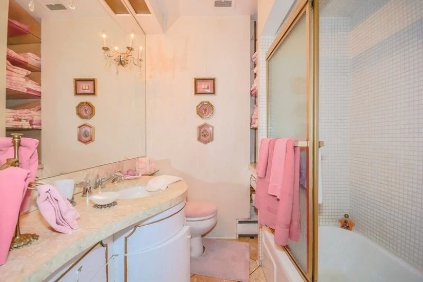 Esta casa no ha cambiado por dentro durante 72 años. Esta casa no ha cambiado por dentro durante 72 años.