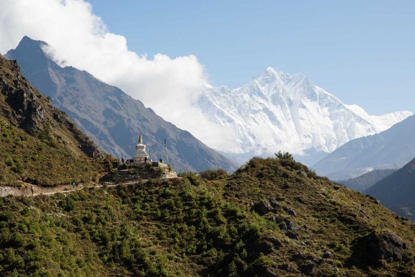 Esta familia vendió su casa y autos para viajar alrededor del mundo. Esta familia vendió su casa y autos para viajar alrededor del mundo.