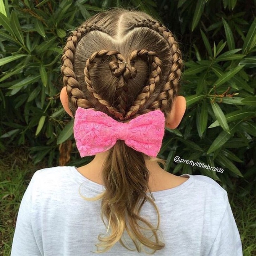 Esta mamá teje las increíbles trenzas de su hija todas las mañanas antes de ir a la escuela Esta mamá teje las increíbles trenzas de su hija todas las mañanas antes de ir a la escuela