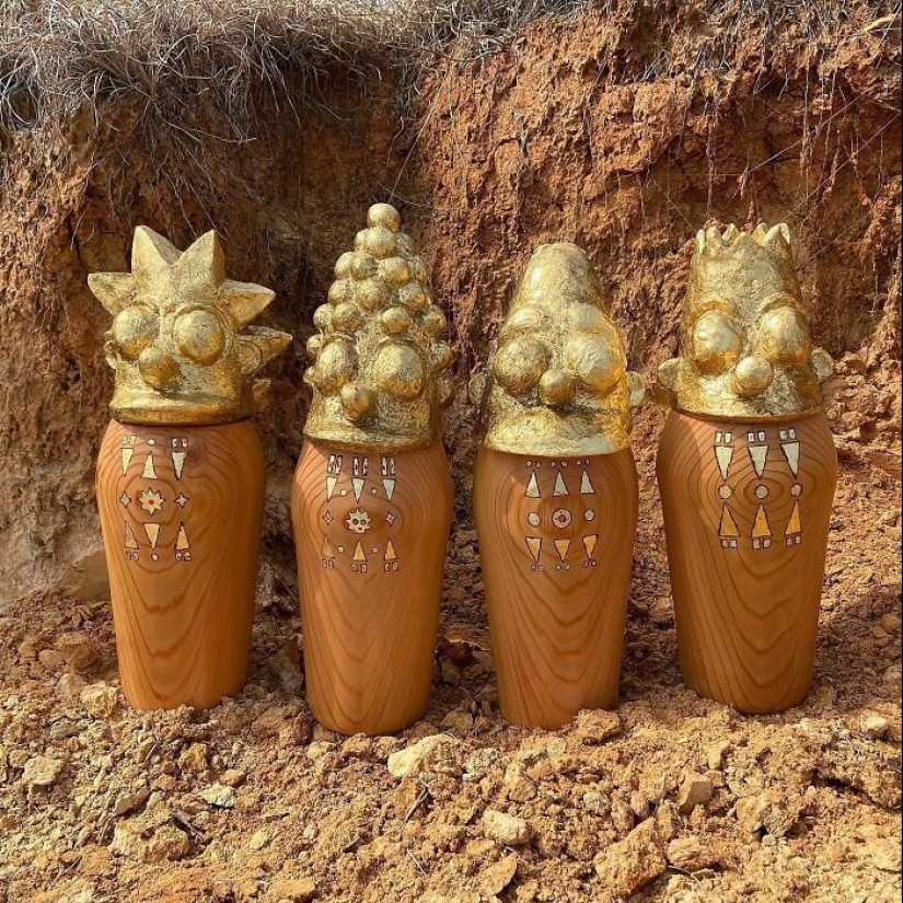 Este artista usa personajes pop reconocibles para crear artefactos antiguos falsos Este artista usa personajes pop reconocibles para crear artefactos antiguos falsos