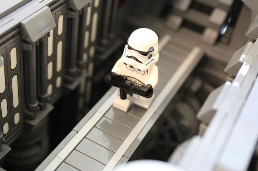 Este hombre construyó una nave espacial de Star Wars con Lego
