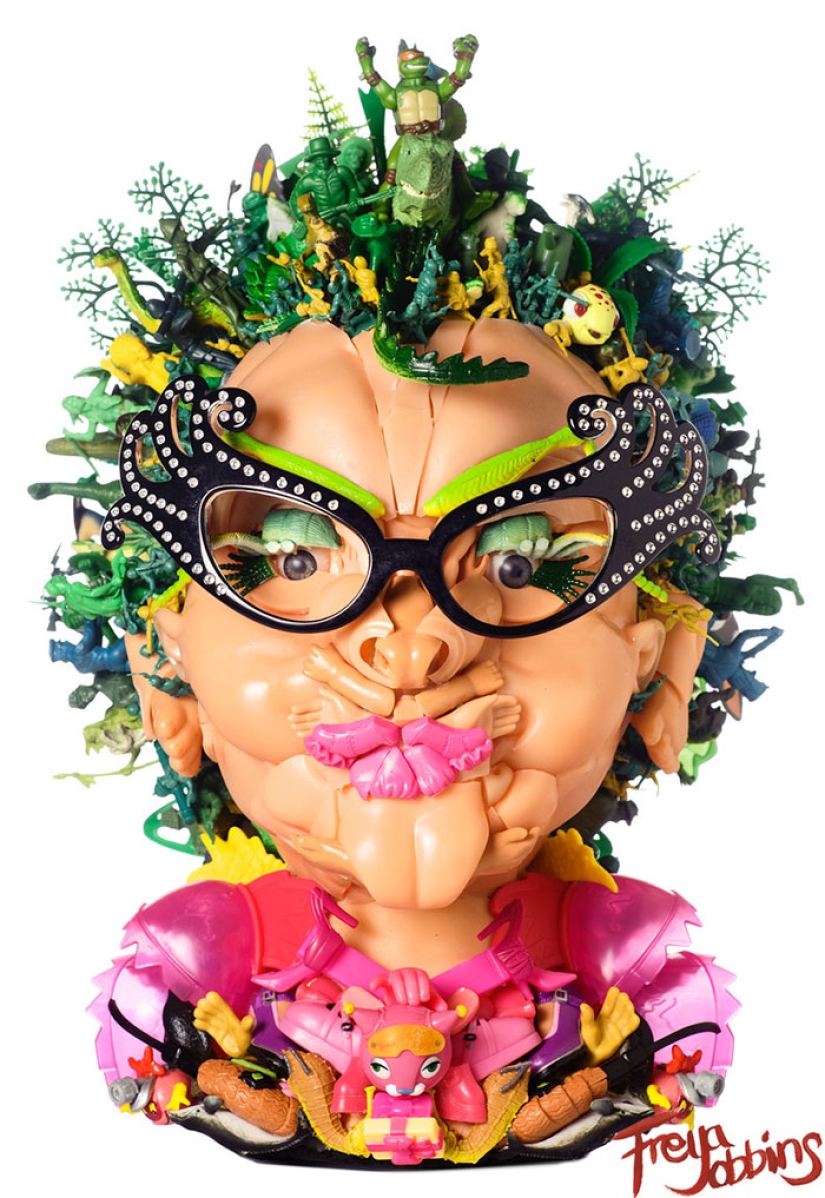 Estos no son juguetes para ti: el escultor crea figuras humanoides a partir de muñecas viejas Estos no son juguetes para ti: el escultor crea figuras humanoides a partir de muñecas viejas