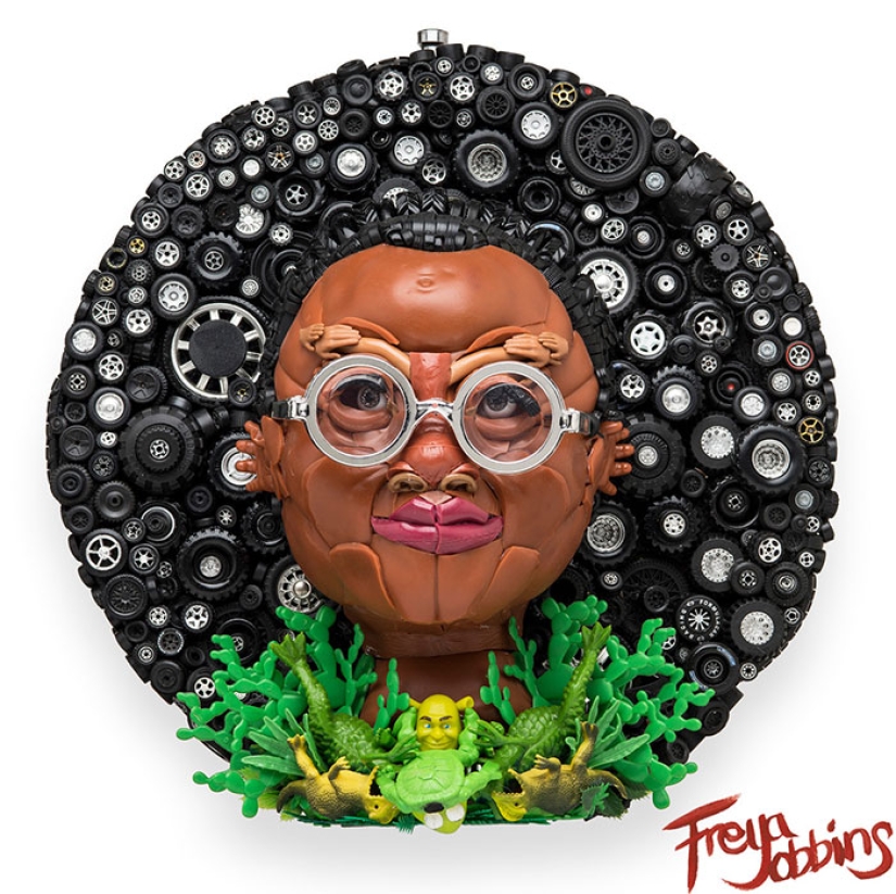 Estos no son juguetes para ti: el escultor crea figuras humanoides a partir de muñecas viejas Estos no son juguetes para ti: el escultor crea figuras humanoides a partir de muñecas viejas