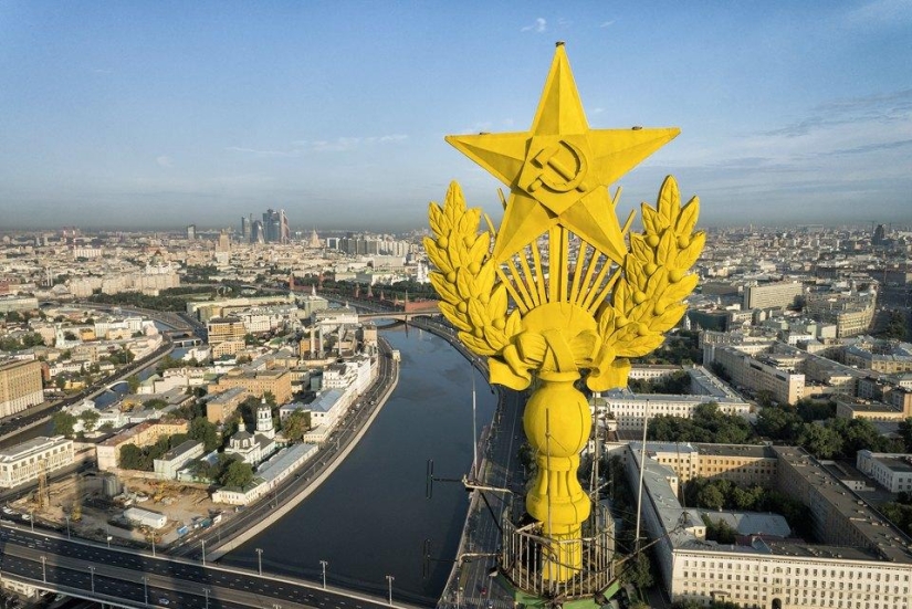 Estrellas de los rascacielos de Stalin que nunca has visto