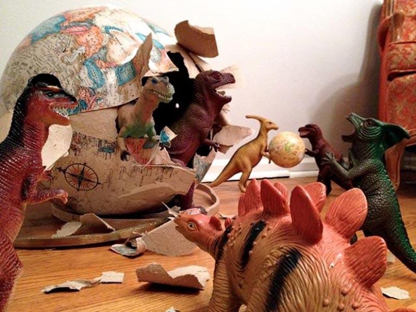 Every night dinosaurs have a row Every night dinosaurs have a row