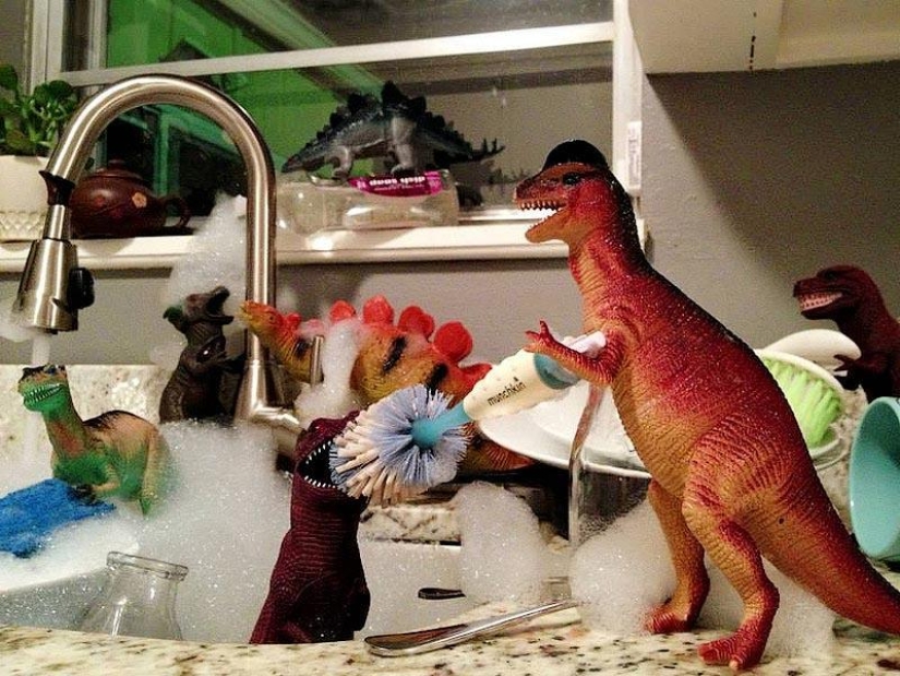 Every night dinosaurs have a row Every night dinosaurs have a row