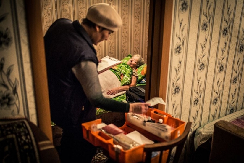 Everyday life of ambulance workers: to change as to war