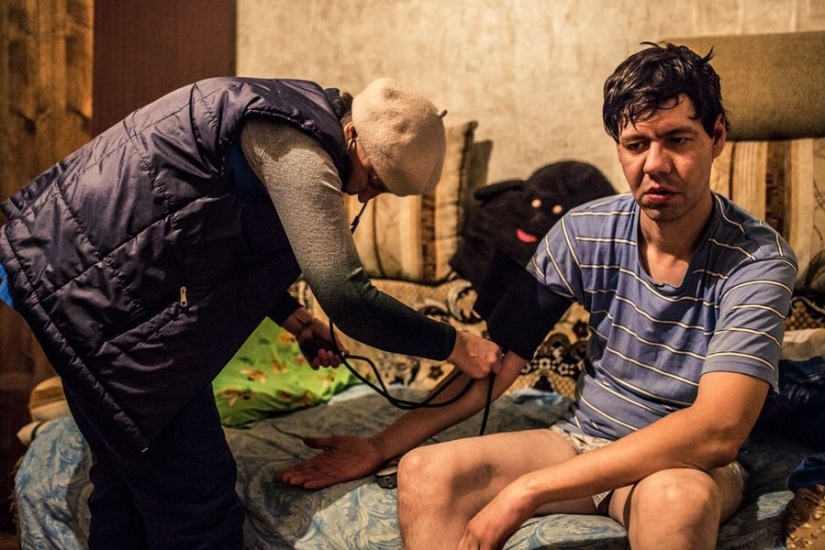 Everyday life of ambulance workers: to change as to war