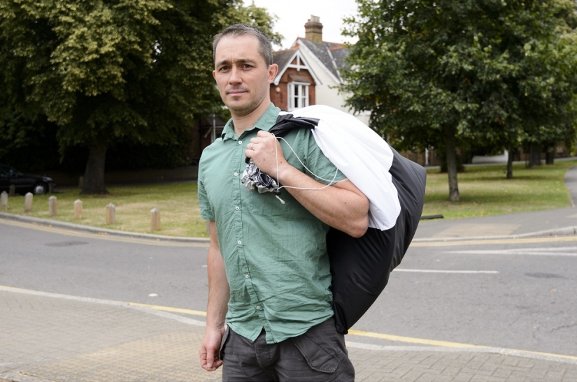 Everywhere we have a road: the Briton invented a portable "zebra"