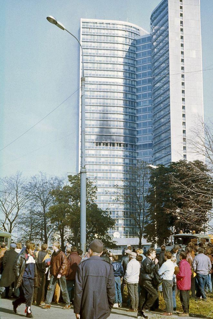 Execution of the House of Soviets on October 4, 1993