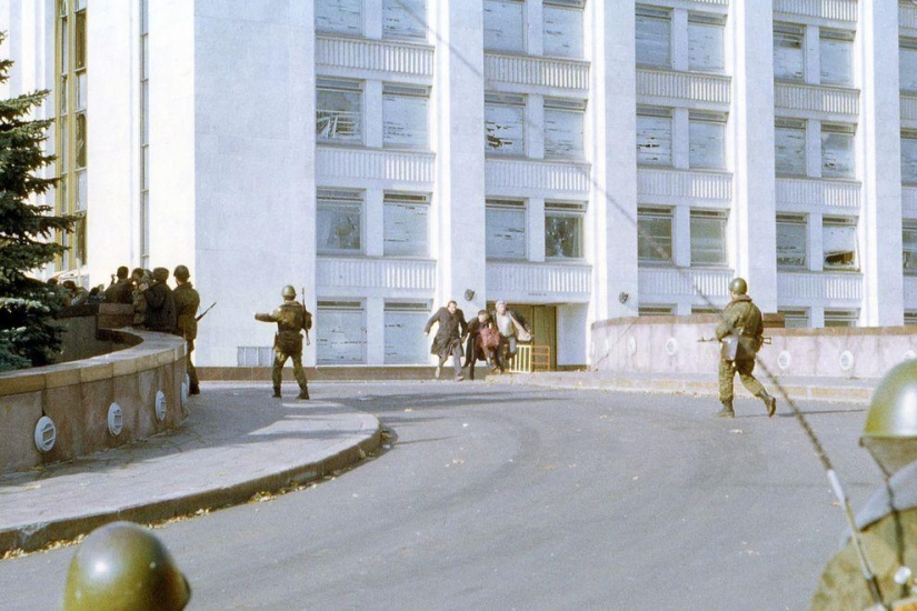 Execution of the House of Soviets on October 4, 1993