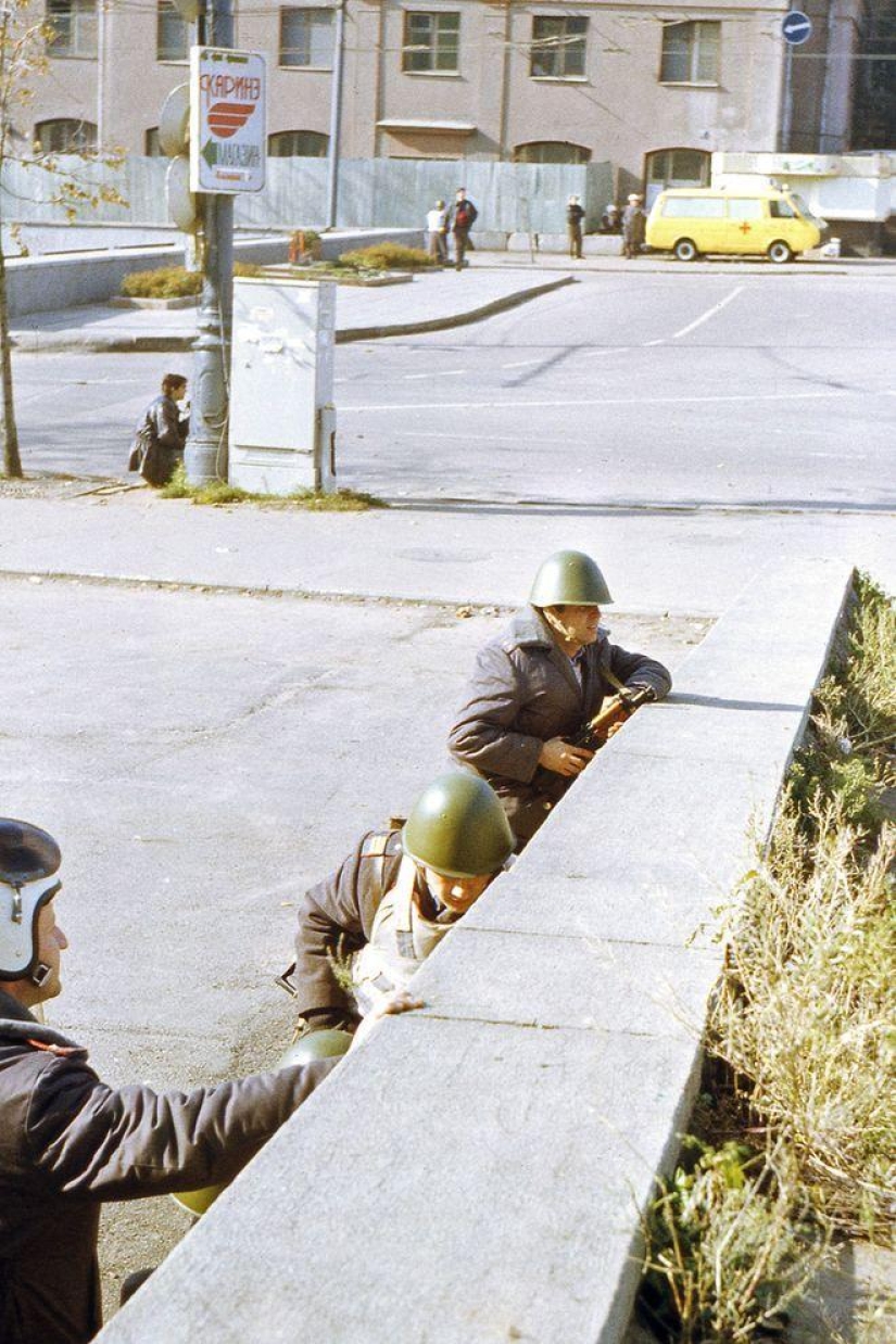 Execution of the House of Soviets on October 4, 1993