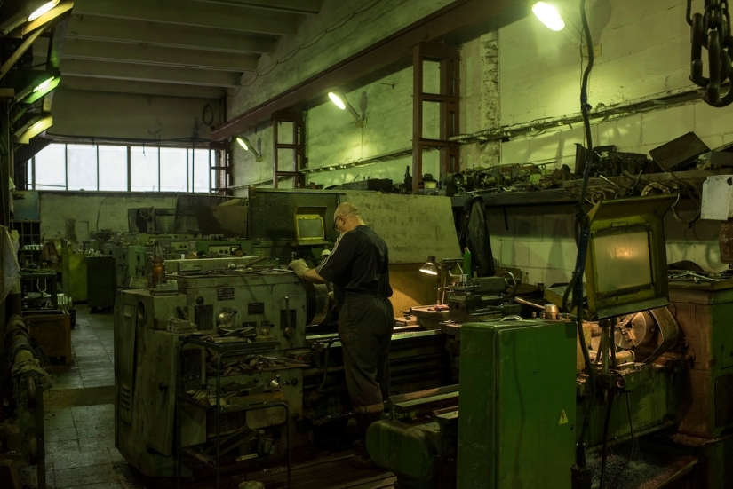 Expedition The Spine of Russia - &quot;The Ridge of Russia&quot;: metal and cloudberries