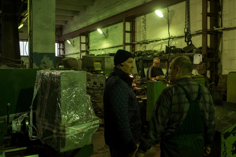 Expedition The Spine of Russia - &quot;The Ridge of Russia&quot;: metal and cloudberries