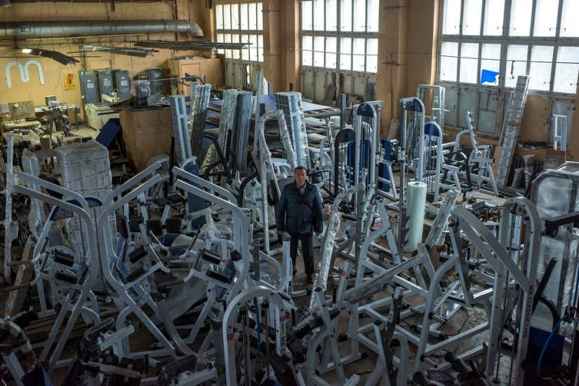 Expedition The Spine of Russia - &quot;The Ridge of Russia&quot;: metal and cloudberries