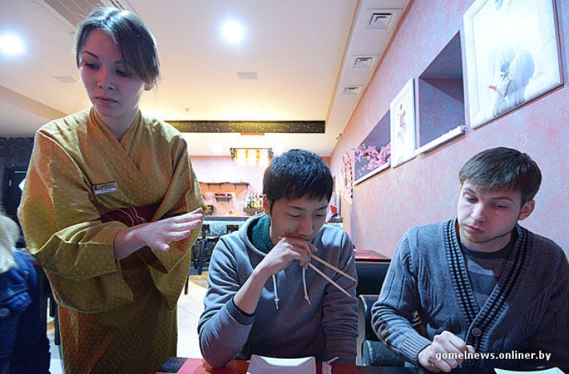 Experiment: a real Japanese tried real Gomel sushi Experiment: a real Japanese tried real Gomel sushi