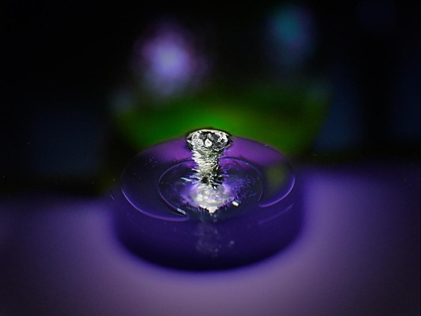 Exploding galaxies - how a bullet breaks organic glass Exploding galaxies - how a bullet breaks organic glass