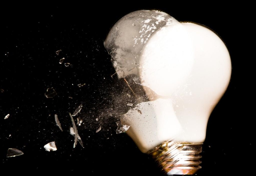 "Exploding light bulbs as a sedative": a recipe from John Smith