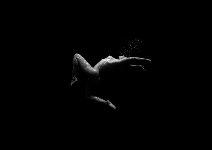 Exquisito libertinaje en fotos eróticas de Jean-Philippe Peter Exquisito libertinaje en fotos eróticas de Jean-Philippe Peter