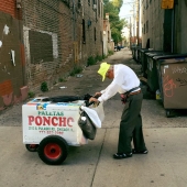 Extraños han recaudado más de $250,000 para un vendedor de helados de 89 años