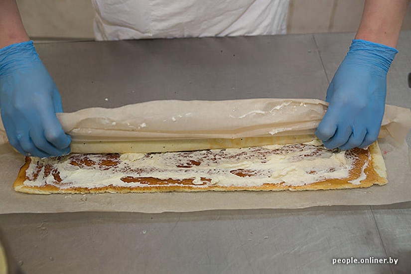 "Fabulous" photo report: how your favorite Soviet cakes are made "Fabulous" photo report: how your favorite Soviet cakes are made