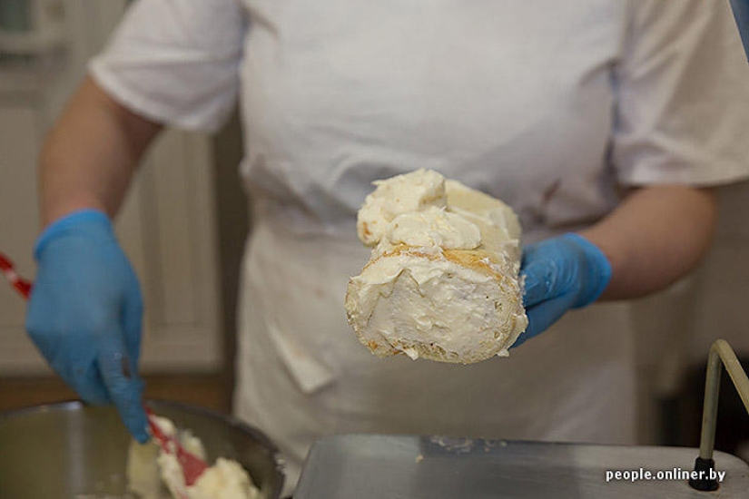 "Fabulous" photo report: how your favorite Soviet cakes are made "Fabulous" photo report: how your favorite Soviet cakes are made