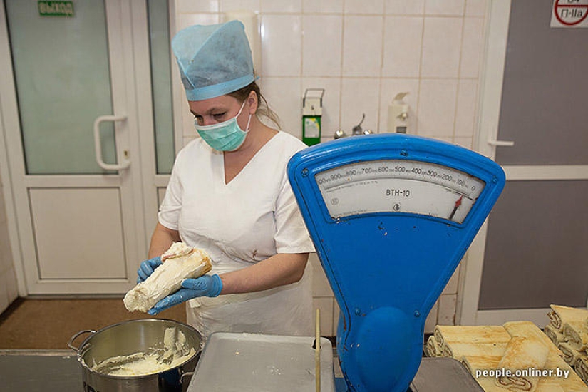 "Fabulous" photo report: how your favorite Soviet cakes are made "Fabulous" photo report: how your favorite Soviet cakes are made